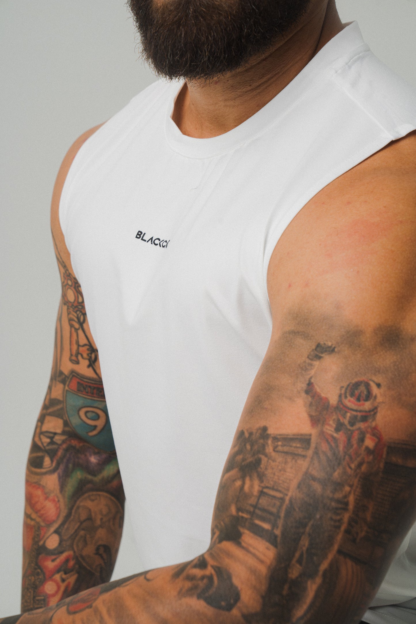 Velocity White tank