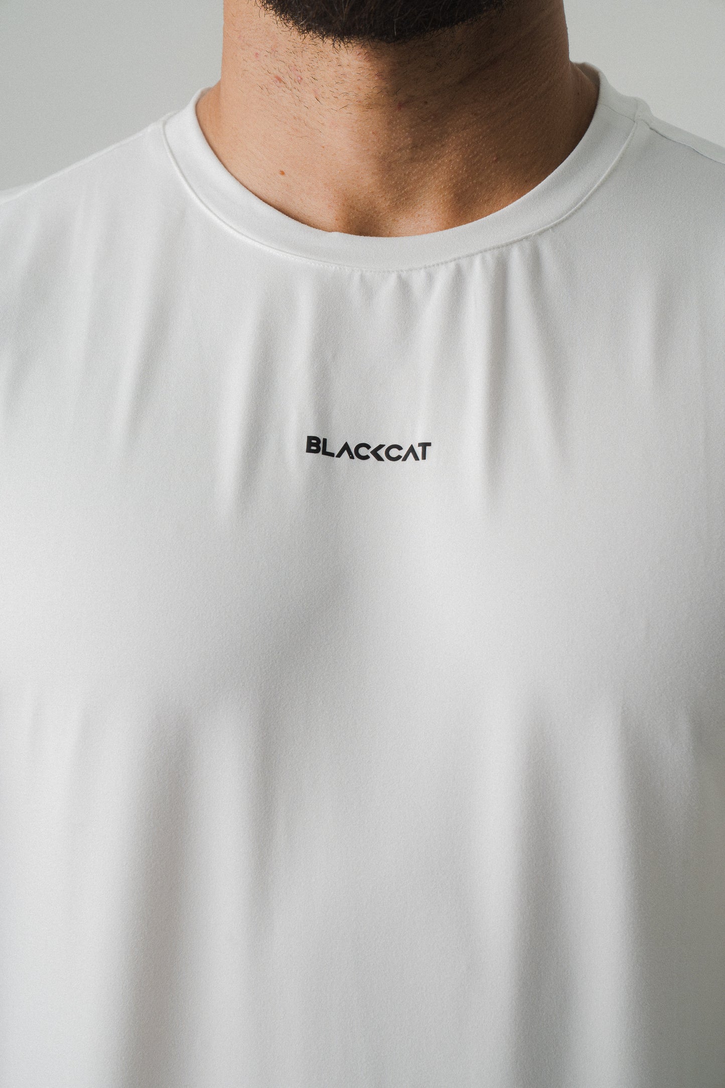 Velocity White tank