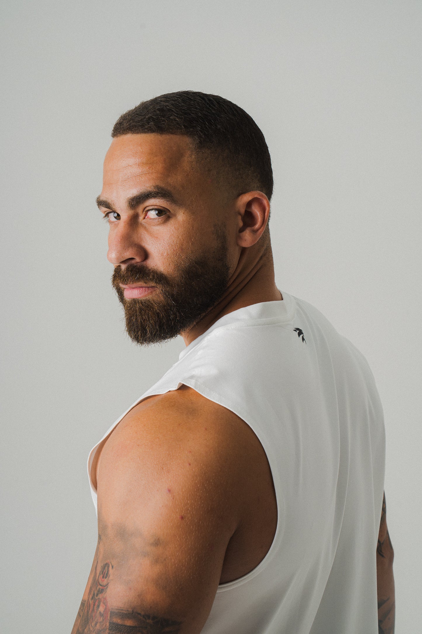 Velocity White tank