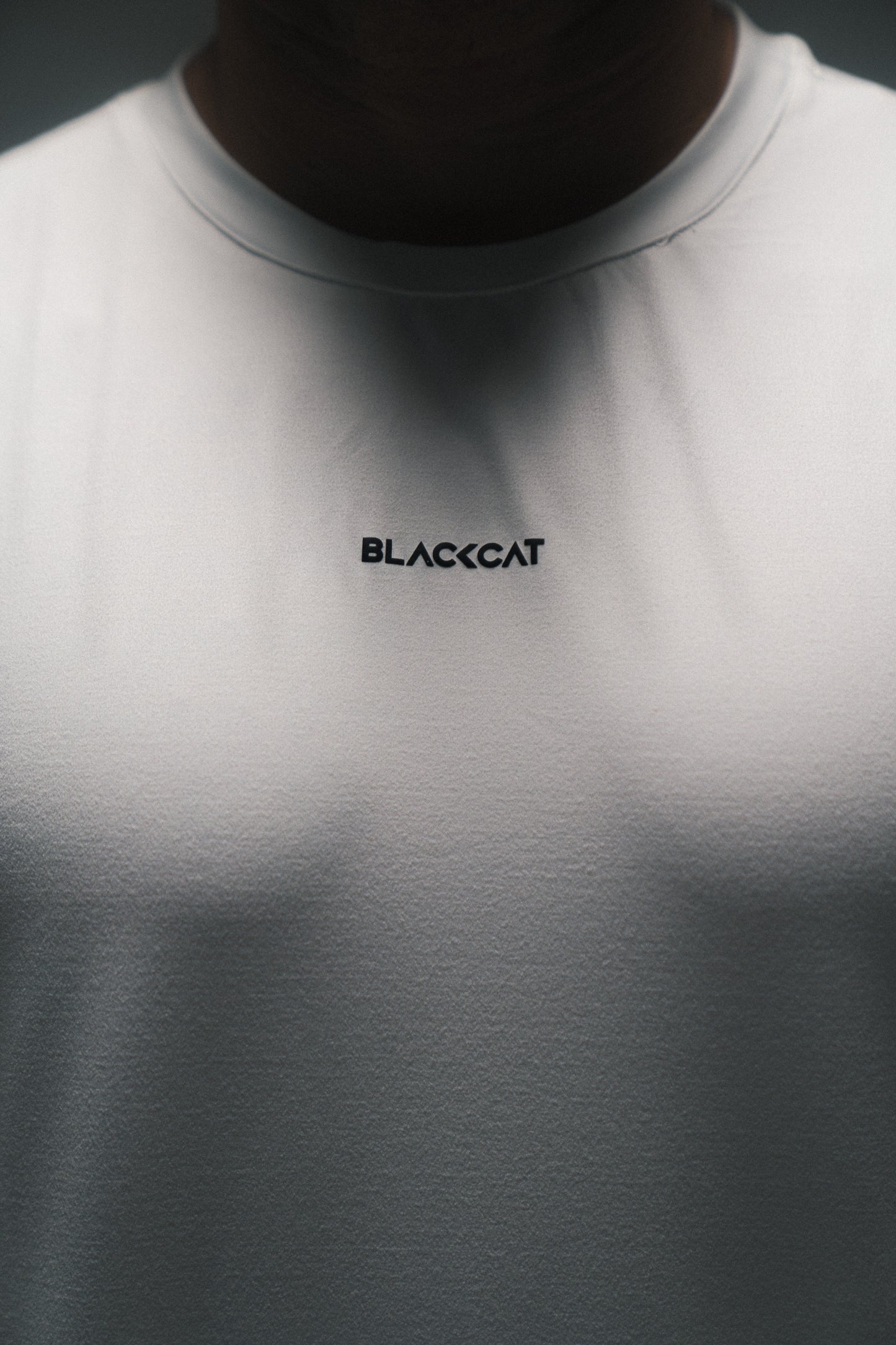 Velocity White tank